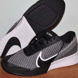Nike Court Air Zoom Vapor Pro 2 HC Tennis Shoes Womens 9 Black White 40.5 EUR